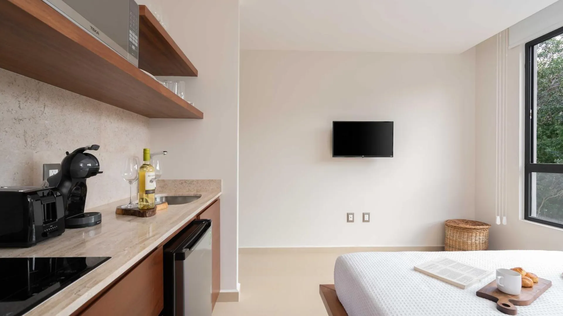 Phimai Suite & Infinity Pool, Fast Wifi, Nespresso & Netflix Tulum Apartment