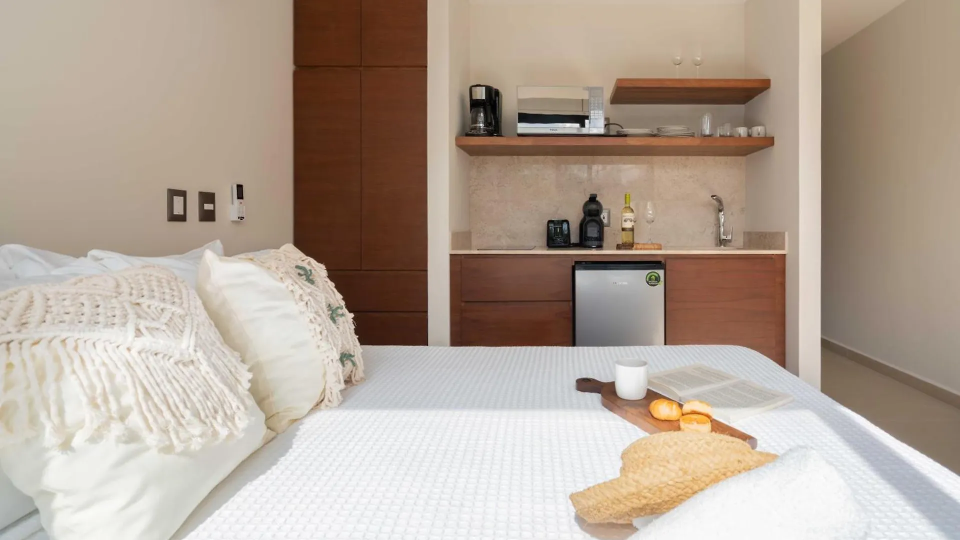 Phimai Suite & Infinity Pool, Fast Wifi, Nespresso & Netflix Tulum Apartment